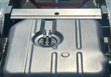 Load image into Gallery viewer, LT1 PULSE MODULATION BY-PASS COMPLETE FUEL KIT FOR LAND ROVER DEFENDER
