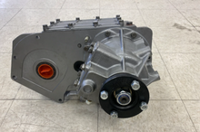 Load image into Gallery viewer, Land Rover Defender LT230 rebuilt transfer case ratio 1.410
