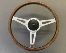 Load image into Gallery viewer, MOUNTNEY LIGHT WOOD RIM 15&quot; STEERING WHEEL FOR LAND ROVER DEFENDER
